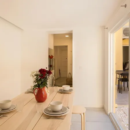 Apartment Stylish With Private Patio By Lovelystay