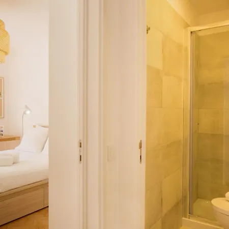Appartamento Stylish With Private Patio By Lovelystay