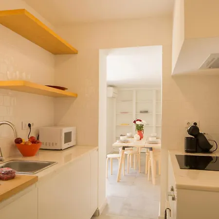 Stylish With Private Patio By Lovelystay Appartamento Lisbona