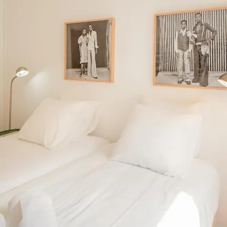 Stylish With Private Patio By Lovelystay Apartman