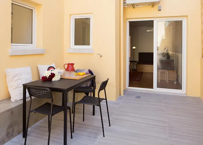 Stylish With Private Patio By Lovelystay * Lisboa