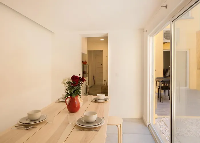 Appartement Stylish With Private Patio By Lovelystay